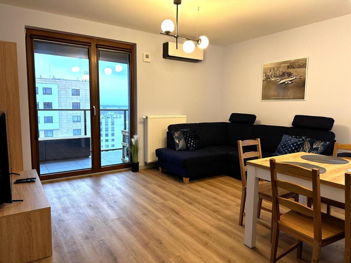 Apartament Lotnisko Chopina Warsaw Airport エクステリア 写真