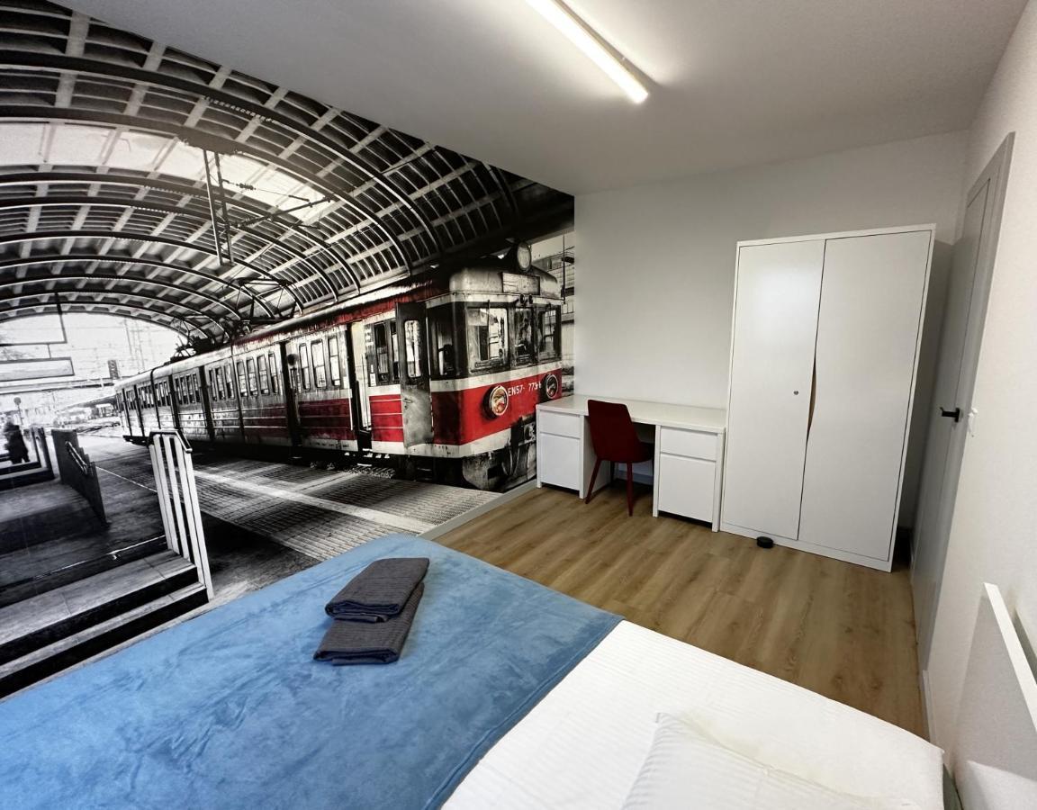 Apartament Lotnisko Chopina Warsaw Airport エクステリア 写真