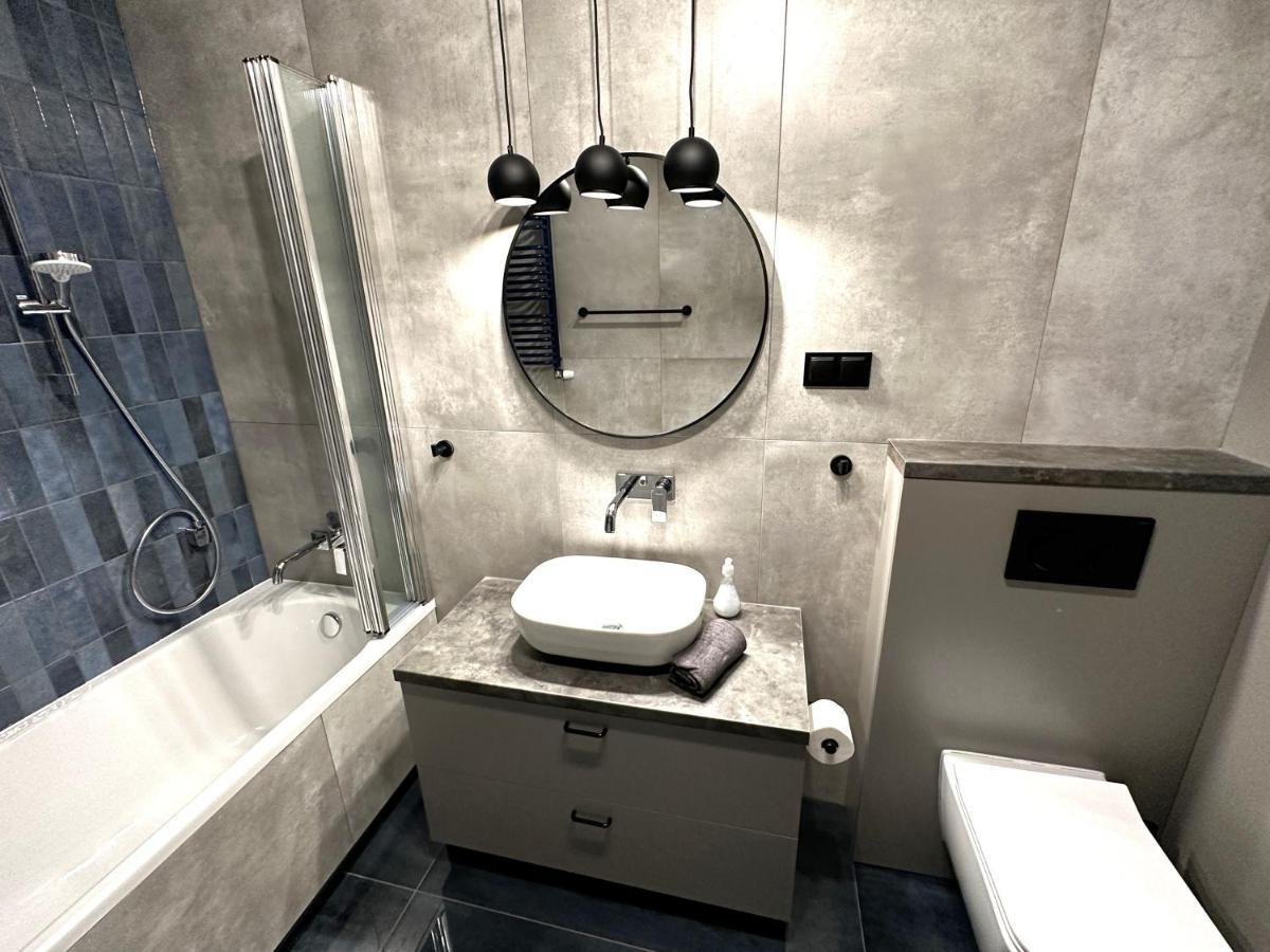 Apartament Lotnisko Chopina Warsaw Airport エクステリア 写真