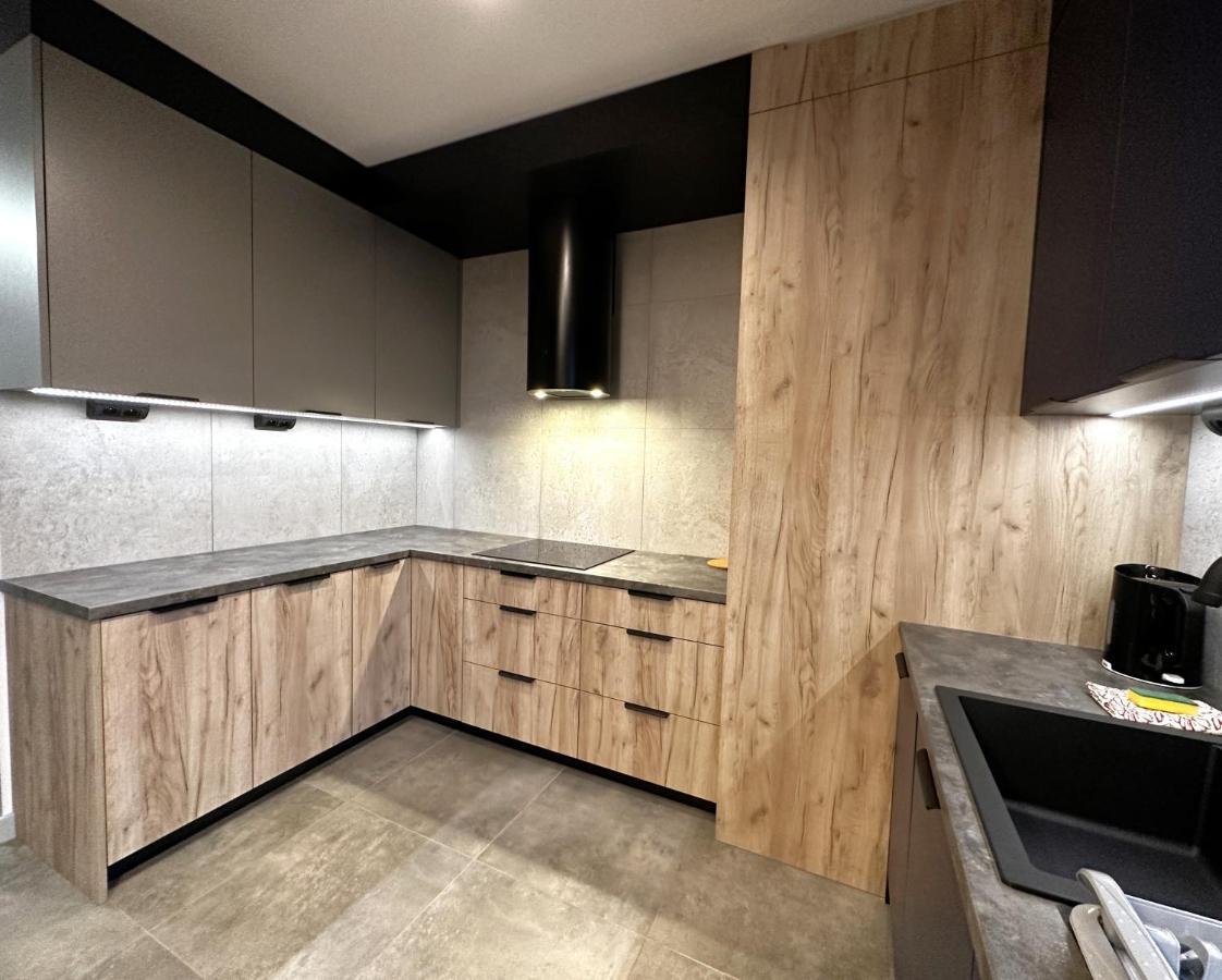 Apartament Lotnisko Chopina Warsaw Airport エクステリア 写真