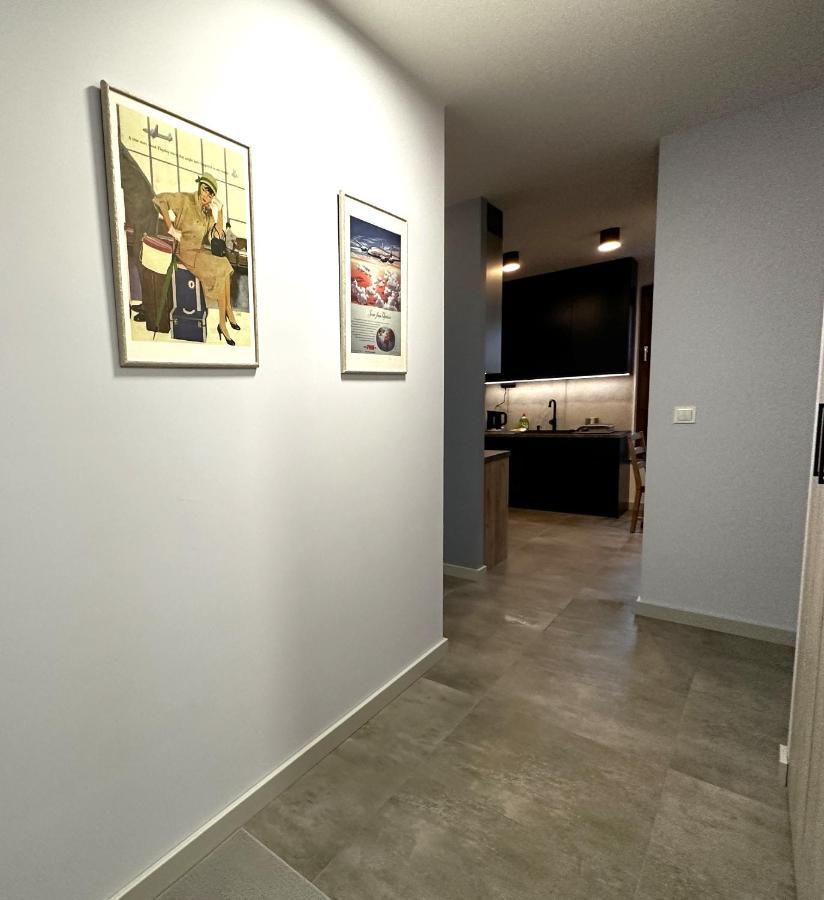 Apartament Lotnisko Chopina Warsaw Airport エクステリア 写真