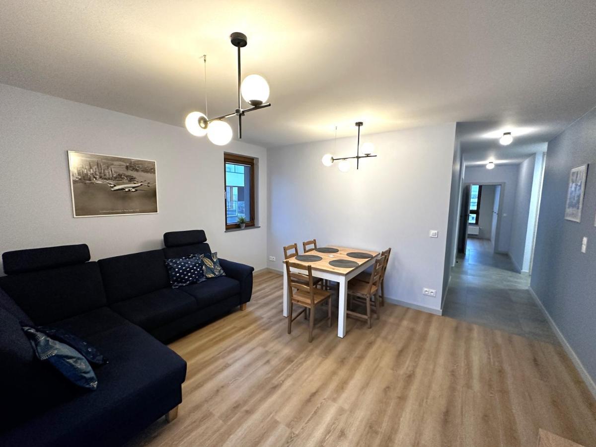 Apartament Lotnisko Chopina Warsaw Airport エクステリア 写真