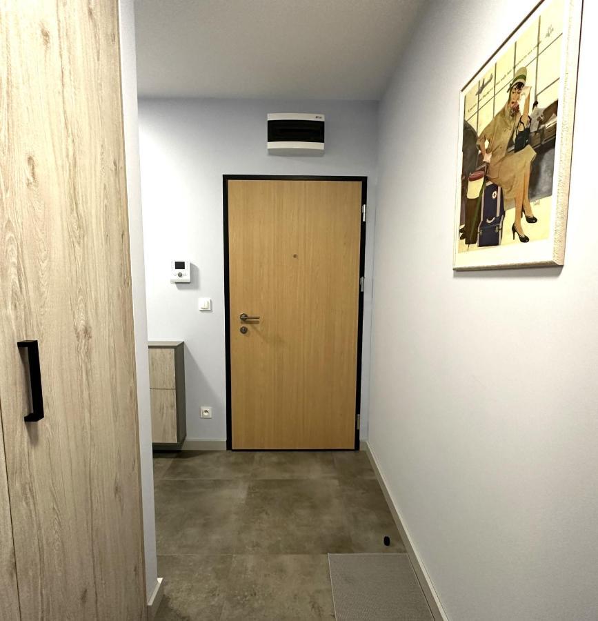 Apartament Lotnisko Chopina Warsaw Airport エクステリア 写真