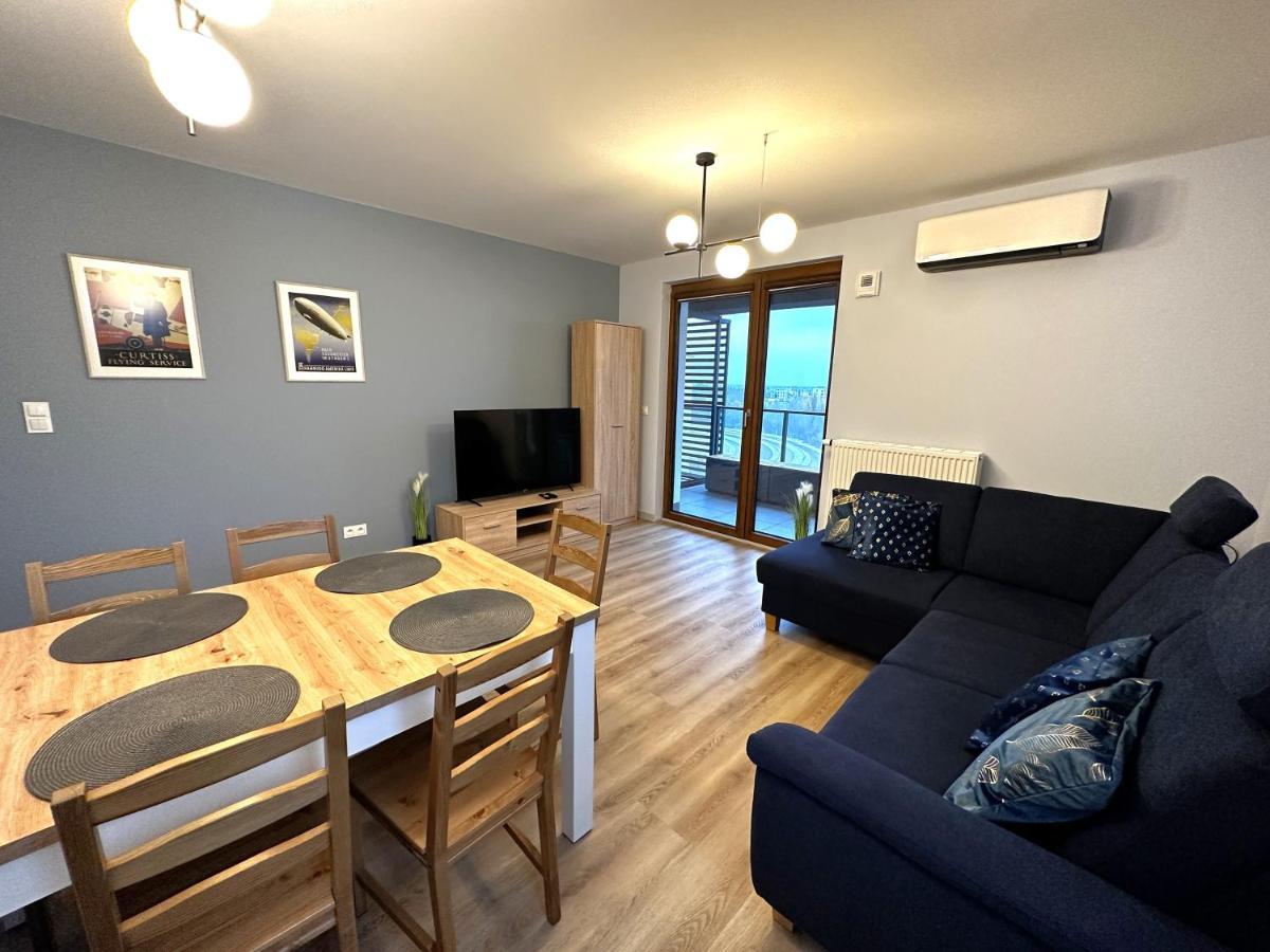 Apartament Lotnisko Chopina Warsaw Airport エクステリア 写真