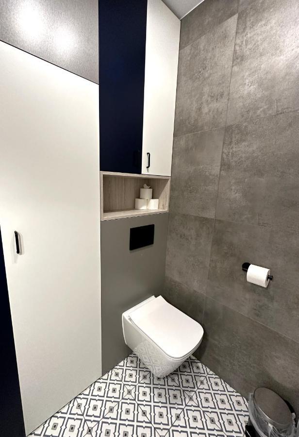 Apartament Lotnisko Chopina Warsaw Airport エクステリア 写真