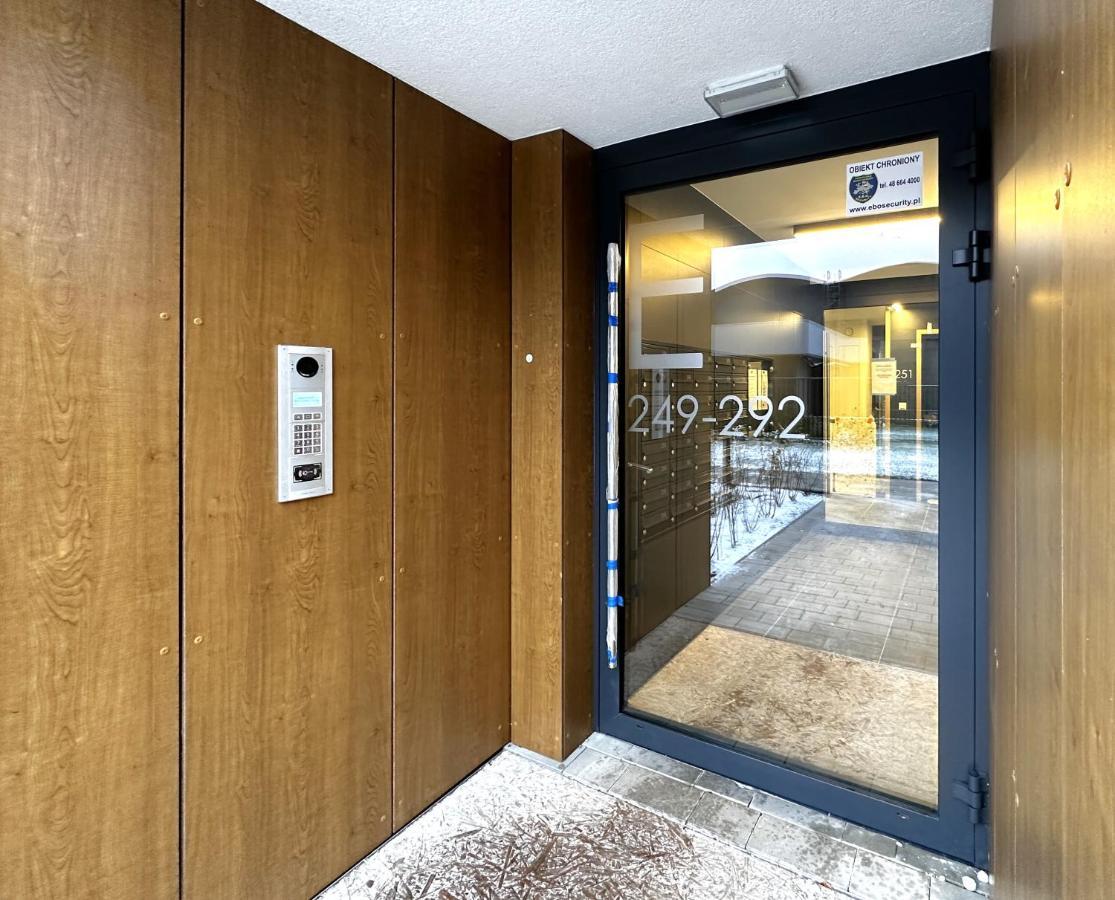 Apartament Lotnisko Chopina Warsaw Airport エクステリア 写真