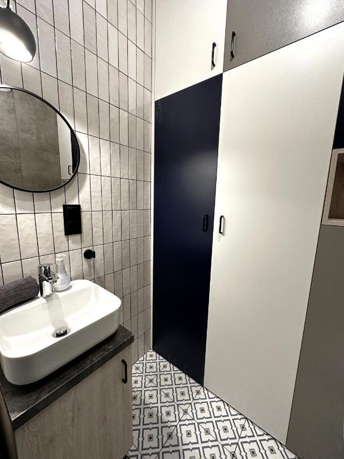 Apartament Lotnisko Chopina Warsaw Airport エクステリア 写真